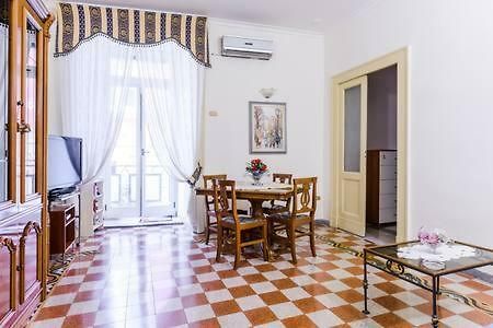 Apartamento Casa Lillina A Toledo , Near Piazza Del Plebiscito Nápoles Exterior foto