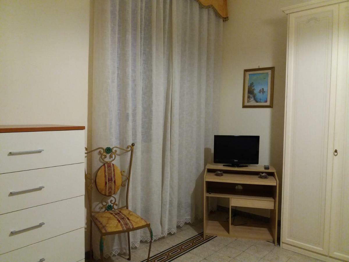 Apartamento Casa Lillina A Toledo , Near Piazza Del Plebiscito Nápoles Exterior foto