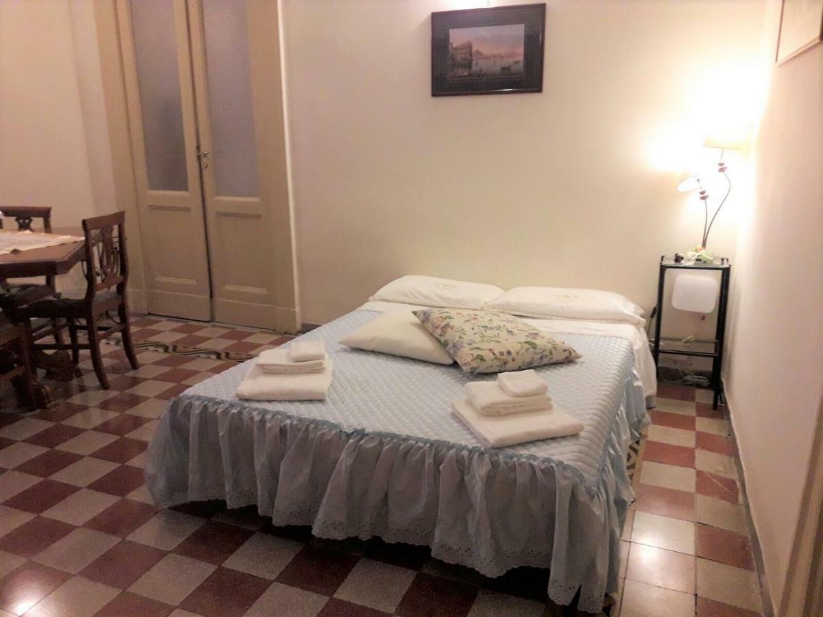 Apartamento Casa Lillina A Toledo , Near Piazza Del Plebiscito Nápoles Exterior foto